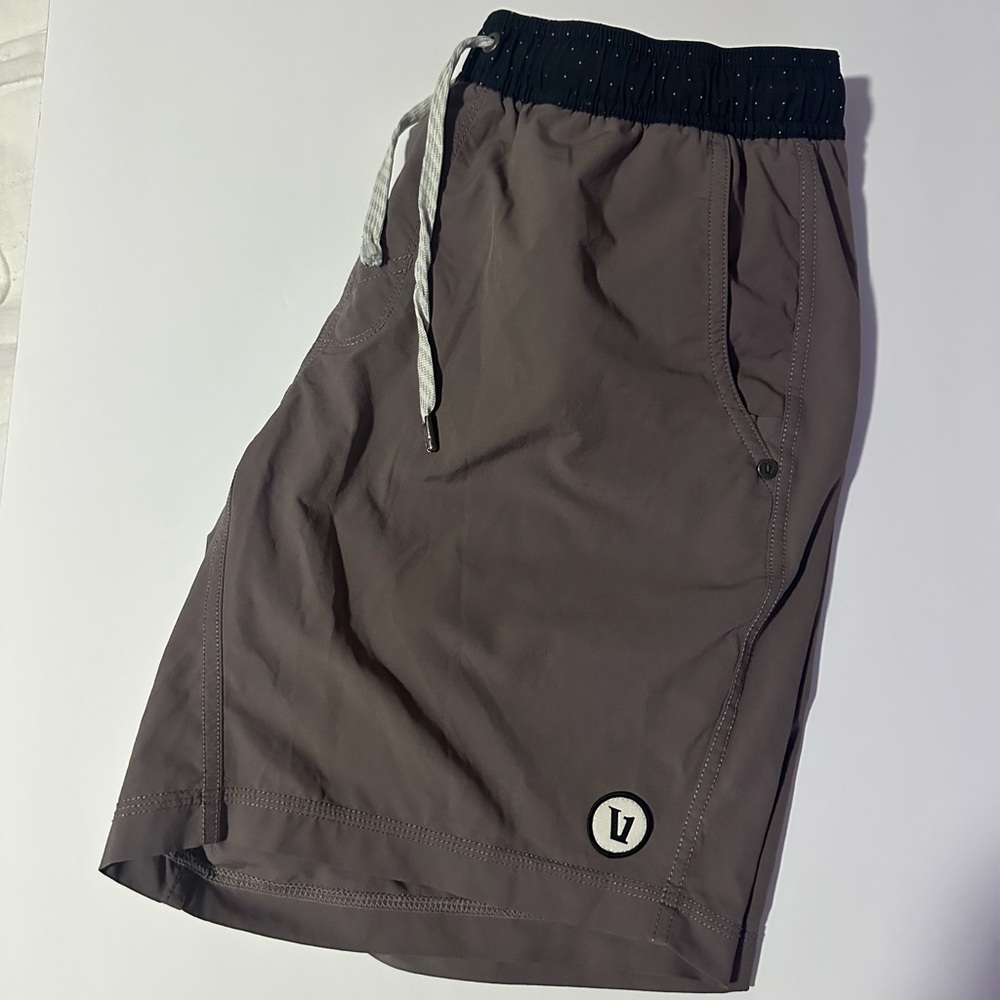 Vuori Men's shorts in brown size M
